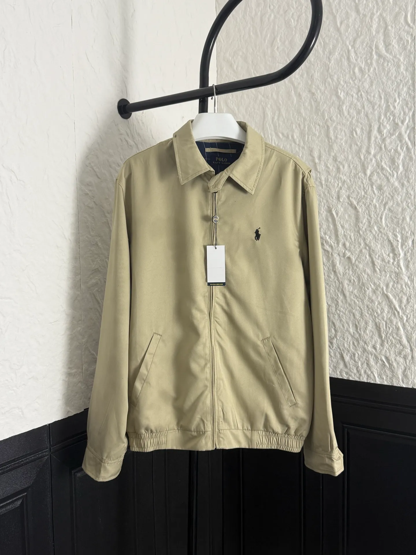 P340 Ralph Lauren Classic old money style stand collar executive veteran couple retro American stand collar zipper jacket - Exquisite small logo embroidery on the chest - Unisex design, versatile for men and women - Customized plaid lining, replica of the original version Size: S-XL